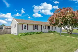 147 Sheraton Ave, Somerset, MA 02725 - Photo 1