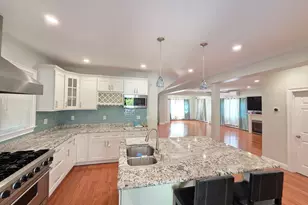 35 Avon St, Wakefield, MA 01880 - Photo 1