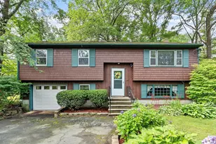 25 Cushing St, Salisbury, MA 01952 - Photo 1