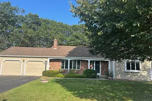 7 Cherokee Rd, Worcester, MA 01606 - Photo 1