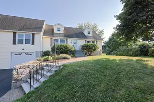 4 Megan Ct, Mendon, MA 01756 - Photo 1