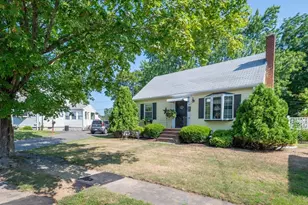 32 Lexington Dr, Beverly, MA 01915 - Photo 1