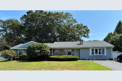 6 Mulberry Dr, Peabody, MA 01960 - Photo 1