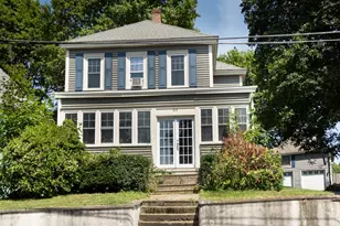 31 Maple St, Clinton, MA 01510 - Photo 1