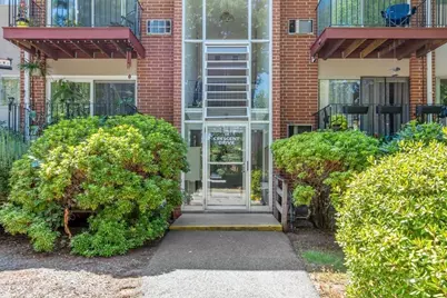 11 Crescent Drive #8, Andover, MA 01810 - Photo 1