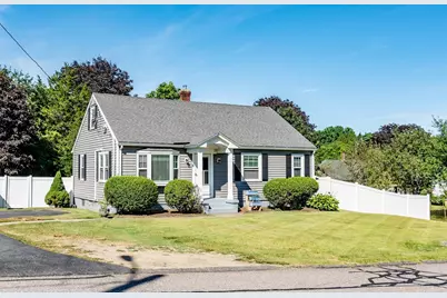 6 Carrington St, Blackstone, MA 01504 - Photo 1