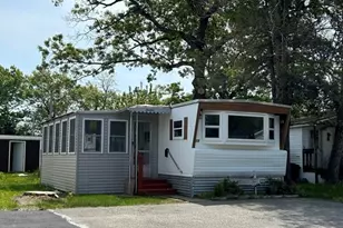 13 Berkeley St, Tewksbury, MA 01876 - Photo 1