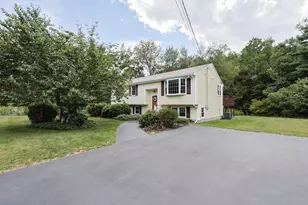 37 Oakleaf Dr, Mansfield, MA 02048 - Photo 1