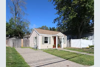 28 Elm St, Salisbury, MA 01952 - Photo 1