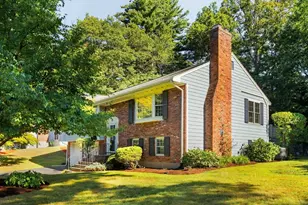 8 Ivanhoe Dr, Lynnfield, MA 01940 - Photo 1