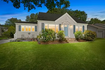 29 Beverly Ave, Uxbridge, MA 01569 - Photo 1