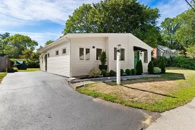34 Knowlton St, Hamilton, MA 01982 - Photo 1