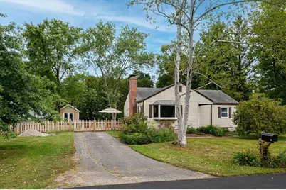 23 John St, Easthampton, MA 01027 - Photo 1