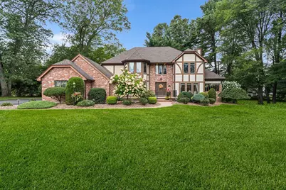 42 Lakeview Cir, Agawam, MA 01001 - Photo 1