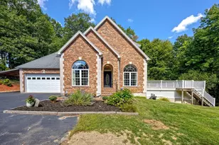 3 Flagg Dr, Leicester, MA 01524 - Photo 1