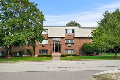 5 Hallmark Gardens #7, Burlington, MA 01803 - Photo 1