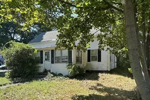 214 Vernon St, Wakefield, MA 01880 - Photo 1