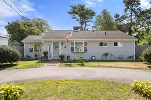 39 Chippewa Dr, Wareham, MA 02532 - Photo 1