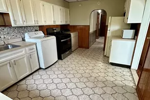 592 E 3rd St, Boston, MA 02127 - Photo 1