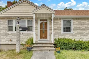 21 Faxon St, Braintree, MA 02184 - Photo 1