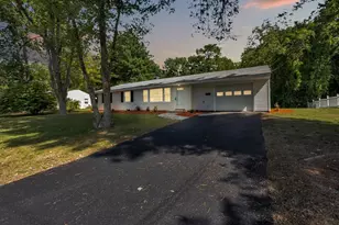 33 Ruthellen Rd, Framingham, MA 01701 - Photo 1