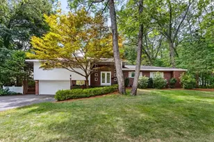 25 Chatham Way, Lynnfield, MA 01940 - Photo 1