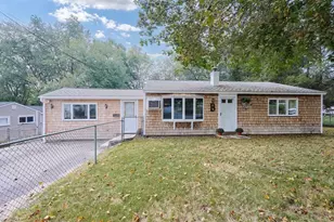 11 Silver Ave, Bellingham, MA 02019 - Photo 1