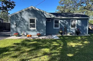 124 Deslauriers St, Chicopee, MA 01020 - Photo 1