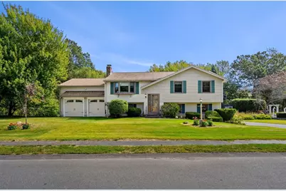 23 Lincolnshire Dr, Haverhill, MA 01835 - Photo 1