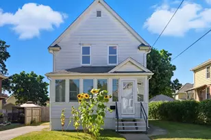 19 Essex St, Ludlow, MA 01056 - Photo 1