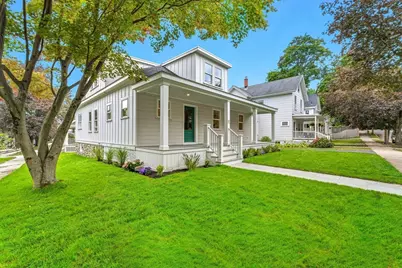 15 Warren St, Melrose, MA 02176 - Photo 1