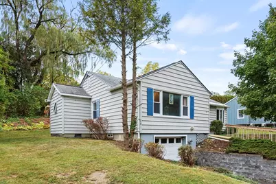 27 Willshire Dr, Williamstown, MA 01267 - Photo 1