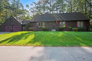 28 Beacon St, Amesbury, MA 01913 - Photo 1