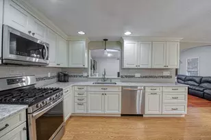 5 Chase Dr, Sharon, MA 02067 - Photo 1