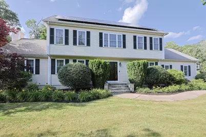 11 Heron Ln, Hopedale, MA 01747 - Photo 1