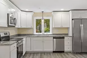 20 Townsend St, Pepperell, MA 01463 - Photo 1