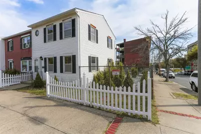494 Maple St #494, Holyoke, MA 01040 - Photo 1