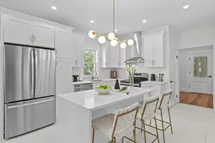 221 Pelham St, Methuen, MA 01844 - Photo 1