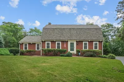 129 King St, Groveland, MA 01834 - Photo 1
