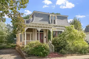 34 Day St, Somerville, MA 02144 - Photo 1
