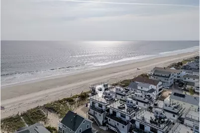 504 North End Blvd #G, Salisbury, MA 01952 - Photo 1