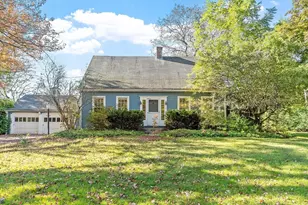 44 Wildwood Ave, Greenfield, MA 01301 - Photo 1