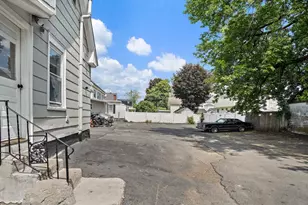 38 London St, Lowell, MA 01852 - Photo 1