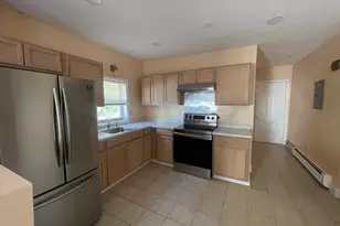 9 Crown St, Leominster, MA 01453 - Photo 1