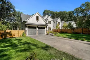 18 Overlook Dr, Bedford, MA 01730 - Photo 1