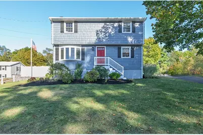 4 Phillips St, Rockland, MA 02370 - Photo 1