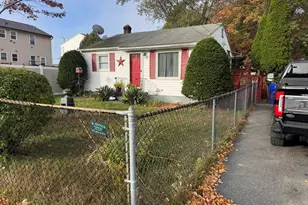 76 Kent Rd, Springfield, MA 01129 - Photo 1