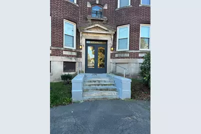 6 Laurel Street #2R, Holyoke, MA 01040 - Photo 1