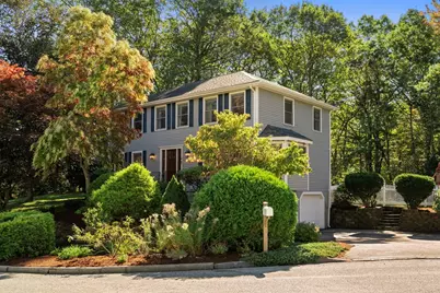 4 Beechwood Dr, Walpole, MA 02071 - Photo 1