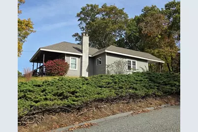 41 Villanova St, Springfield, MA 01108 - Photo 1